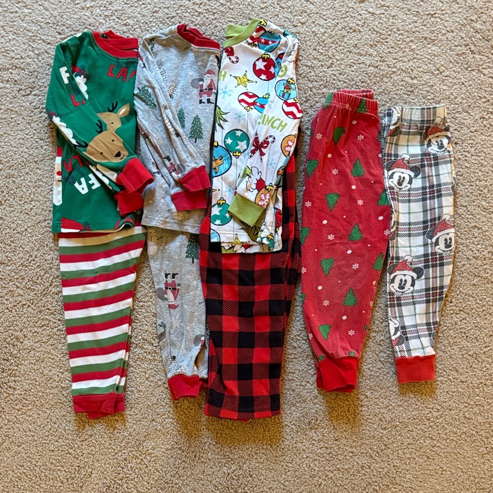 3T holiday pajamas
